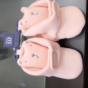 Baby Gap girl booties 6-12 months New very cute pink gray